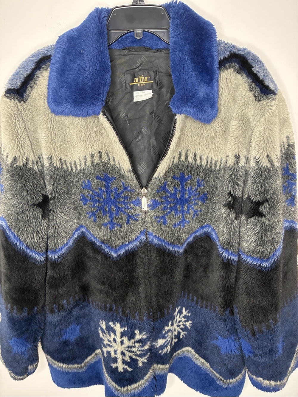 Arthur VNTG 90’s Blue & Gray Faux Fur Teddy Jacket with Snowflake Motif L